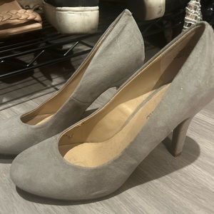 Grey/Tan heels